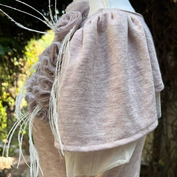 ANTHROPOLOGIE LULUMARI FLOWER FEATHER EMBELLISHED SHORT SLEEVE RUCHED TOP MEDIUM - Picture 8 of 15